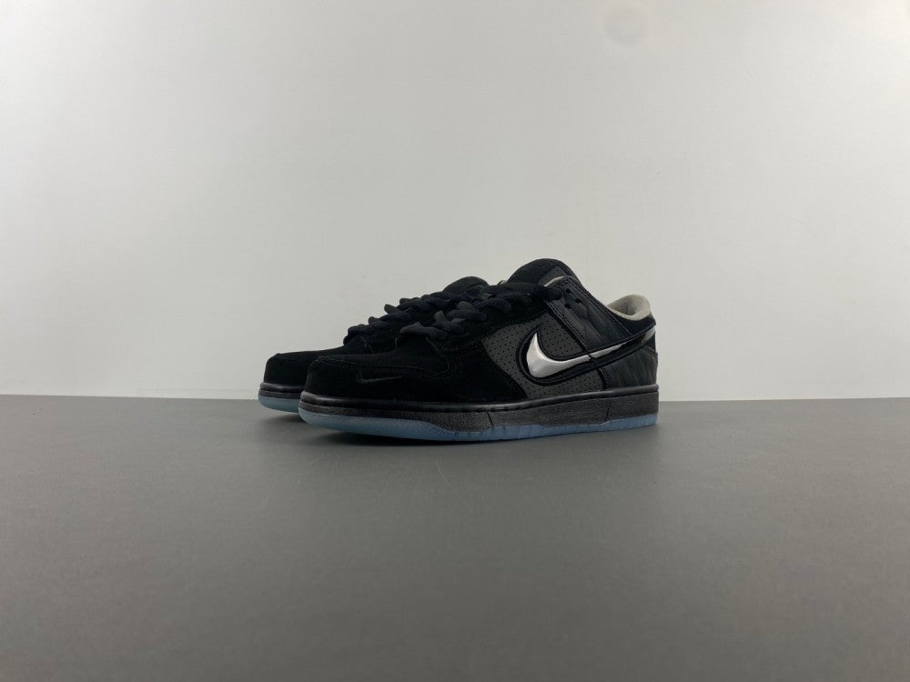 Dunk Low Lux “Oregon Black”