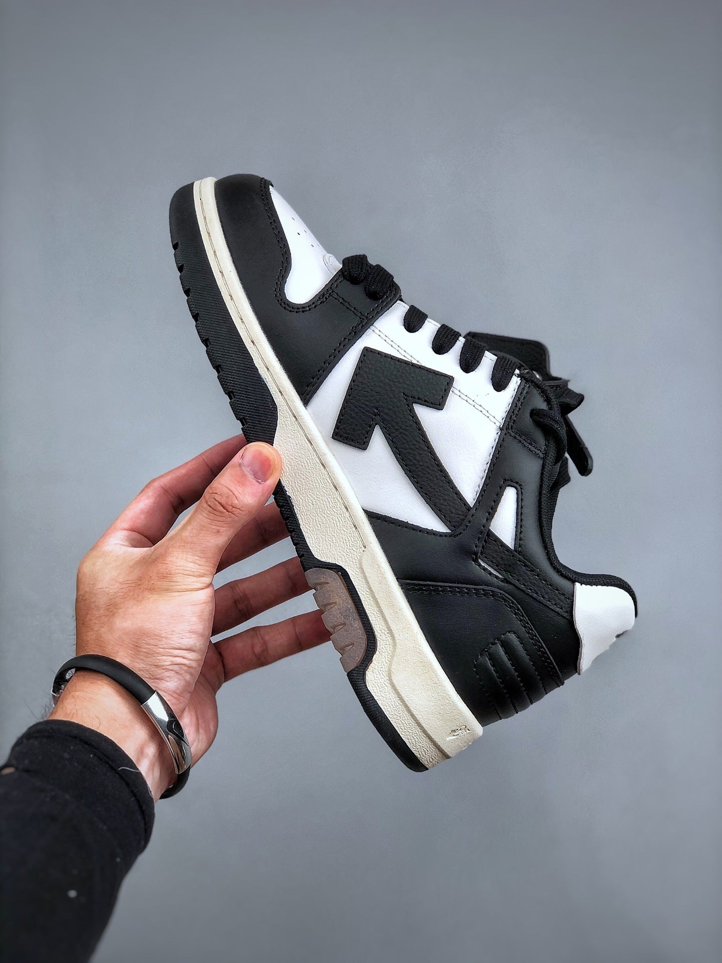 OFF-WHITE Out of Office