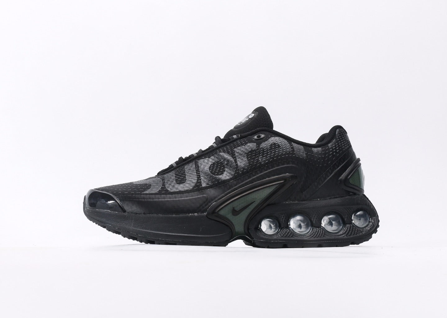 Nike Air Max DN x Supreme