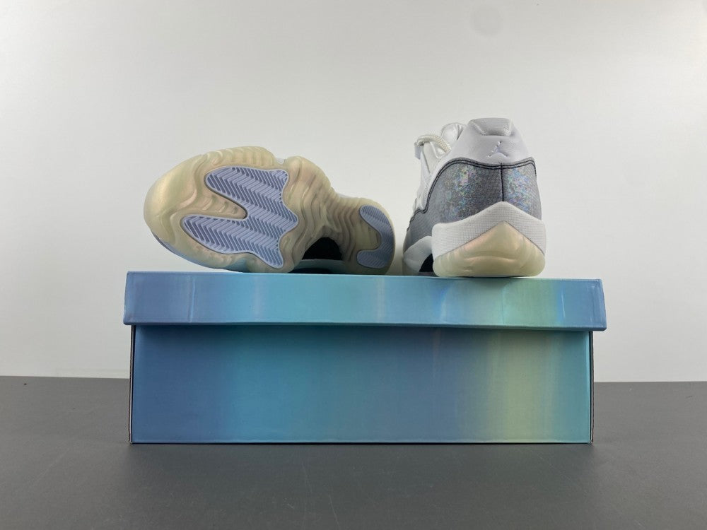 Air Jordan 11 Low 2025