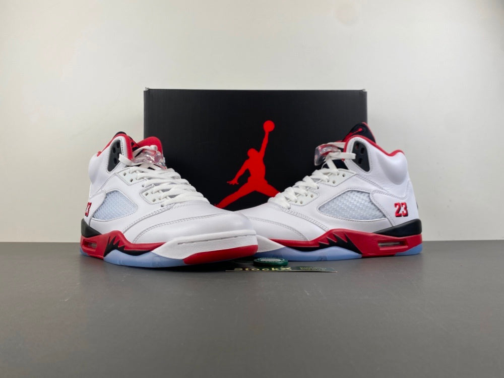 Air Jordan Retro 5 "Fire Red Black Tongue"