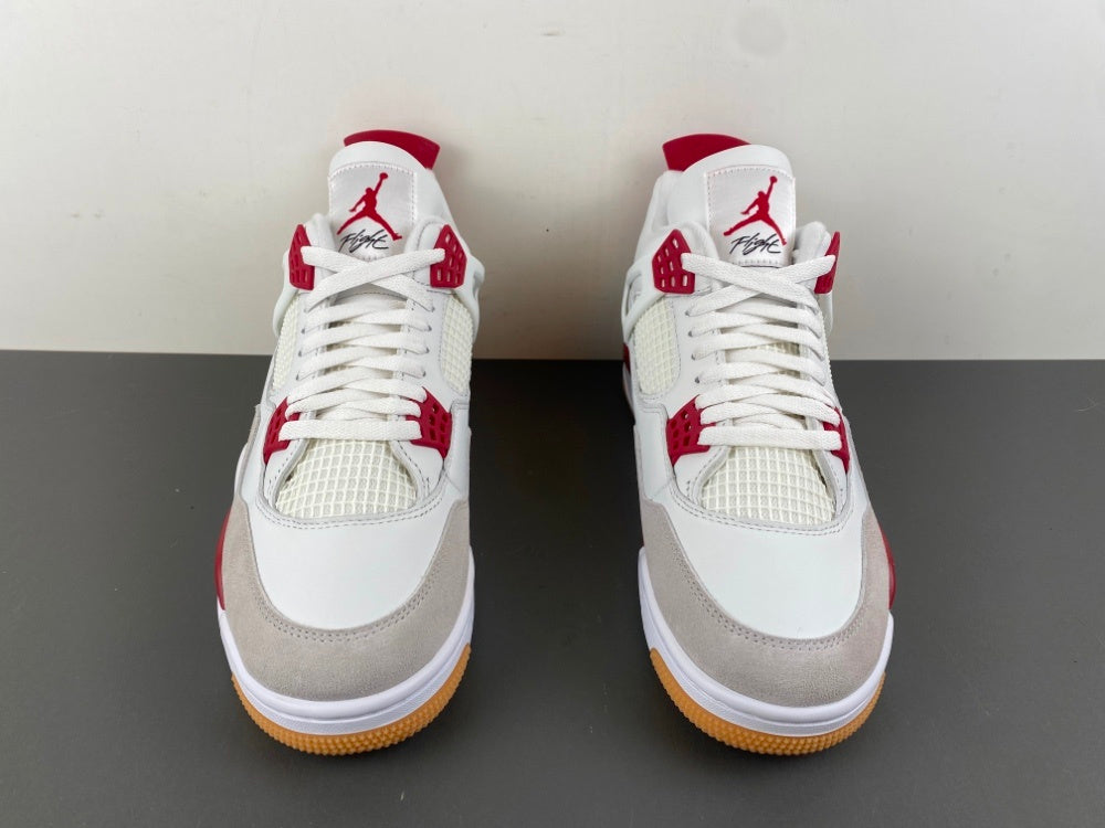 Jordan Retro 4 SB "Varsity Red"