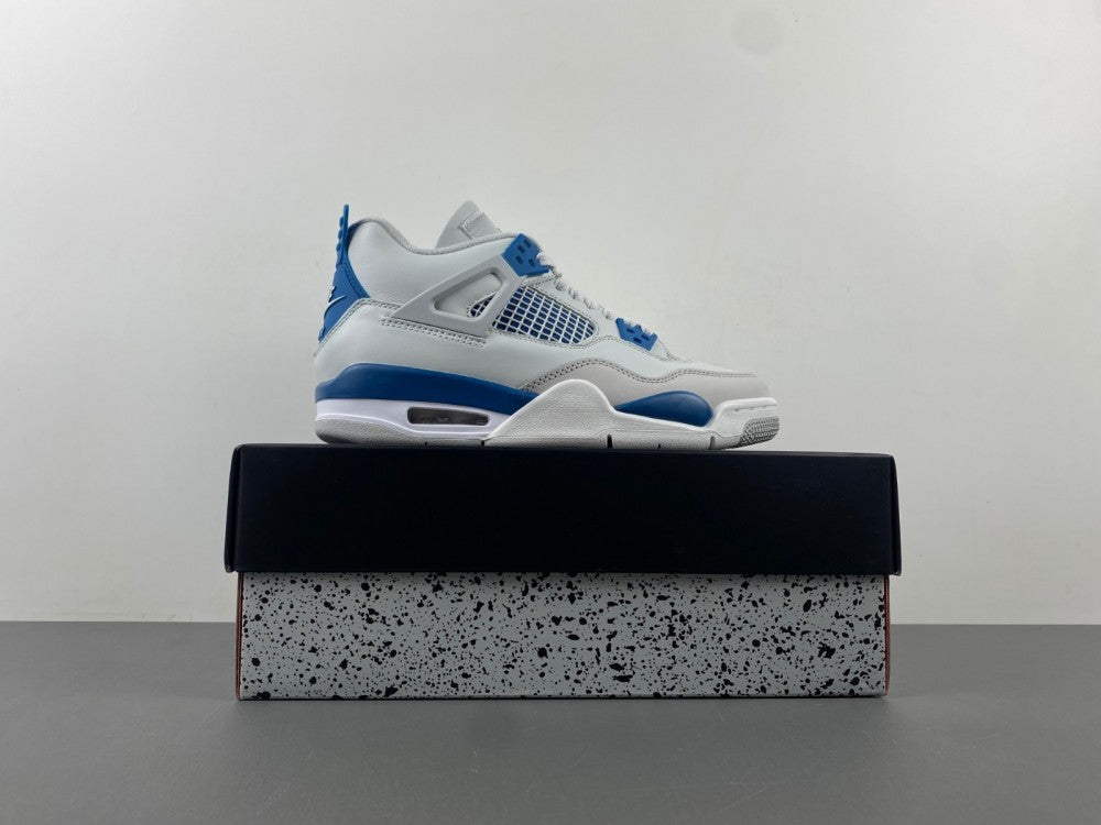 Jordan Retro 4 "Military Blue"