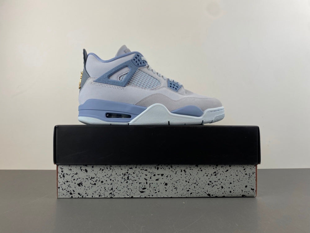 Jordan Retro 4 "North Carolina"