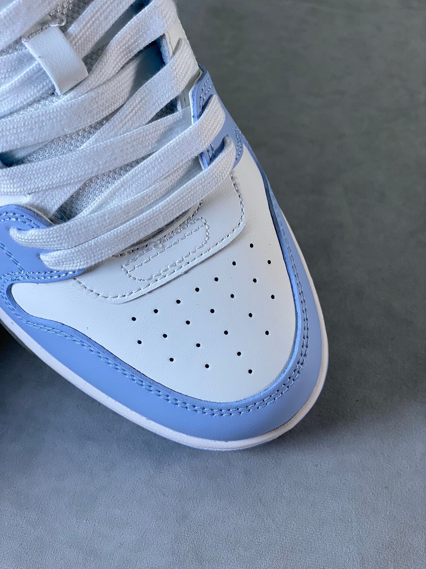 OFF-WHITE Out of Office