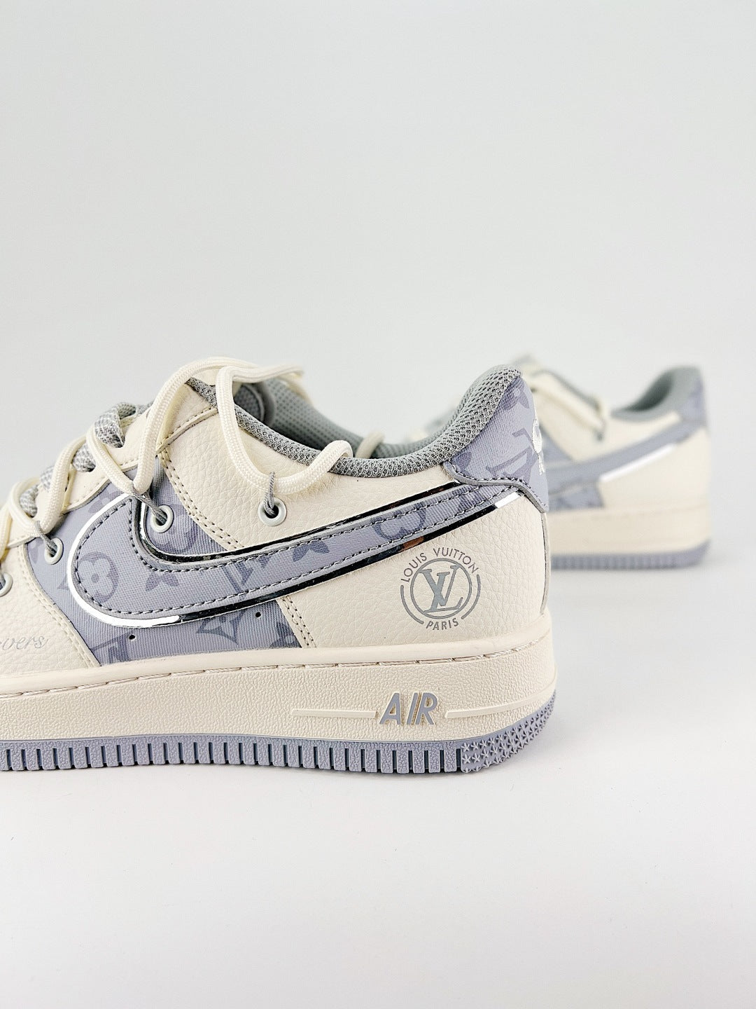 Nike Air Force 1 Low x LV