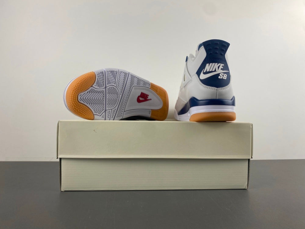 Nike SB x Jordan Retro 4 "Navy"