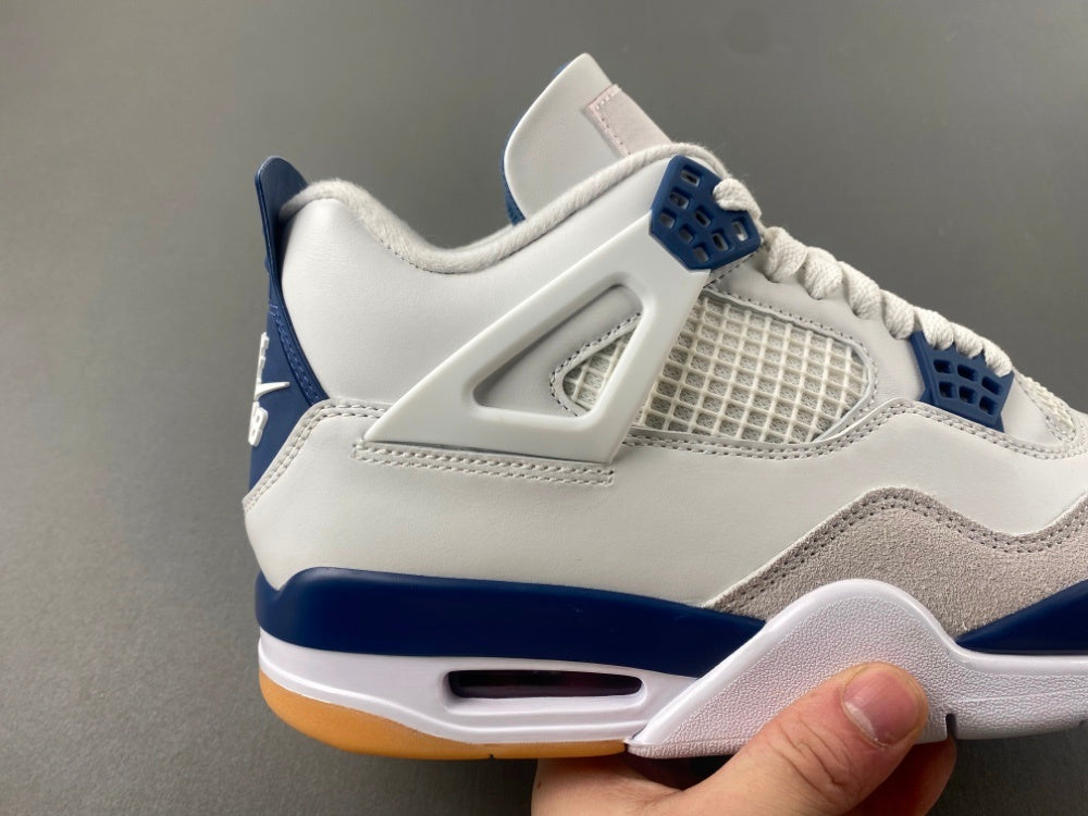 Nike SB x Jordan Retro 4 "Navy"