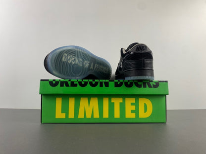 Dunk Low Lux “Oregon Black”