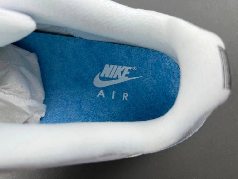 Air Jordan 11 Low "University Blue"