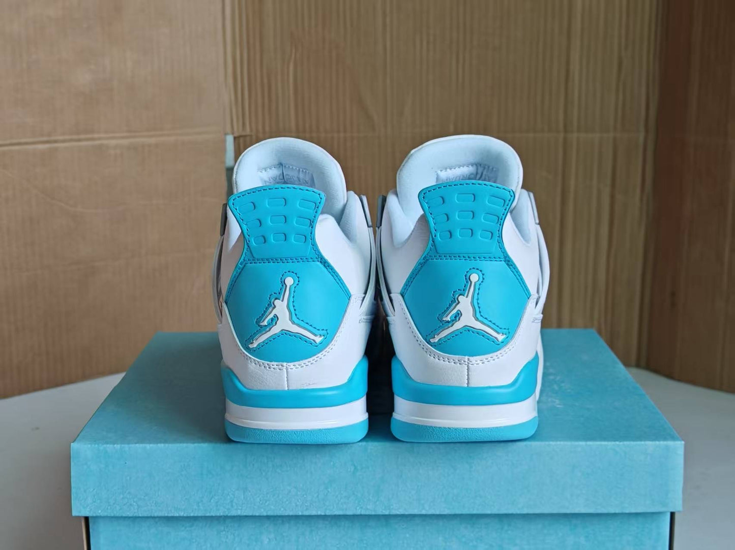 Jordan 4 Retro "Bola de Nieve"