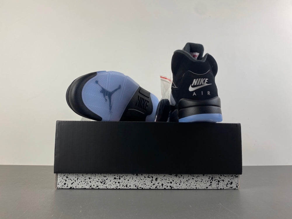 Air Jordan Retro 5 "Black Metallic"