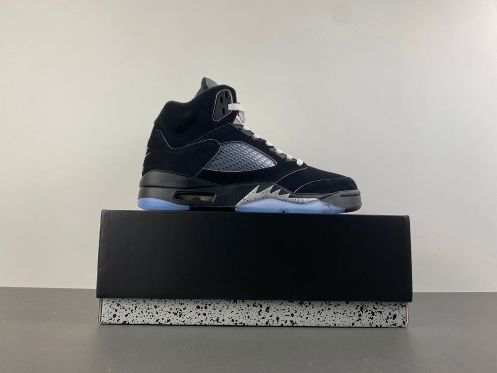 Air Jordan Retro 5 "Black Metallic"
