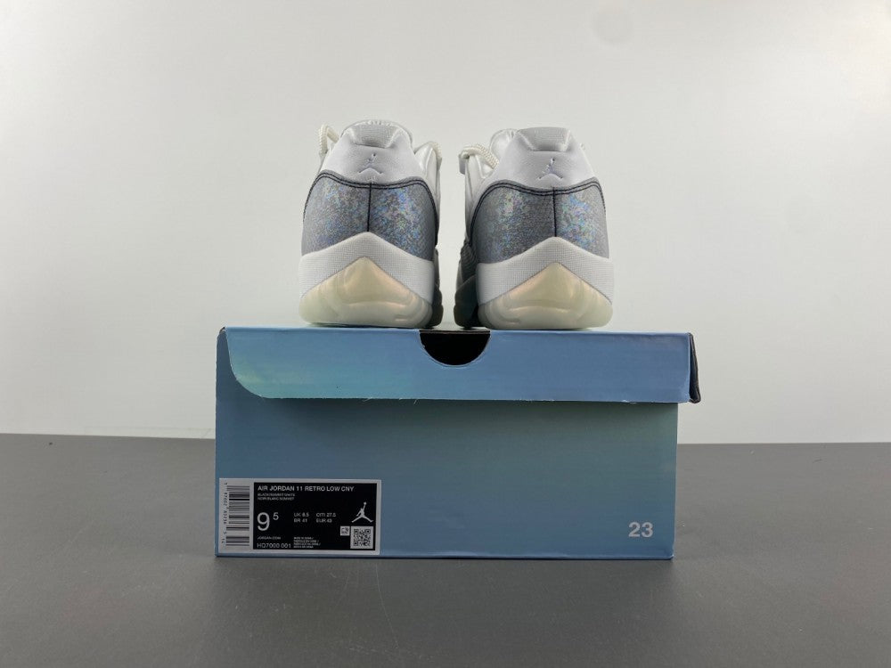 Air Jordan 11 Low 2025