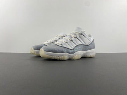 Air Jordan 11 Low 2025