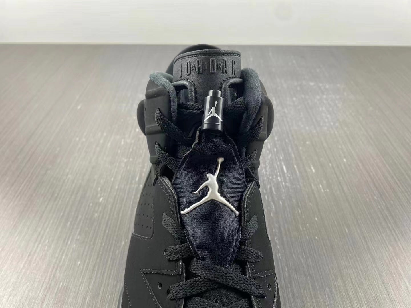 Air Jordan Retro 6 "Metallic Silver"