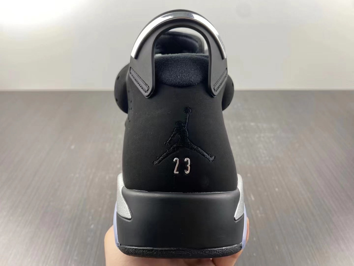 Air Jordan Retro 6 "Metallic Silver"