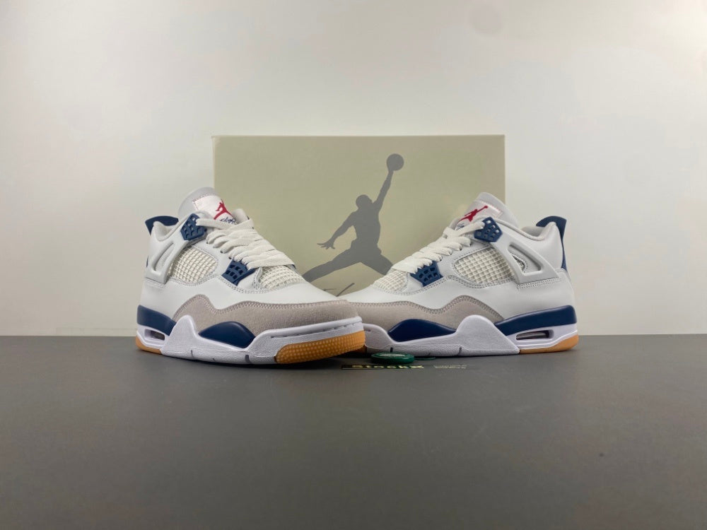 Nike SB x Jordan Retro 4 "Navy"