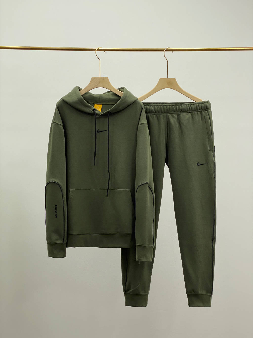 Conjunto Nike x Nocta A.W.R - Colores