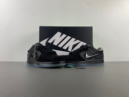 Dunk Low Lux “Oregon Black”