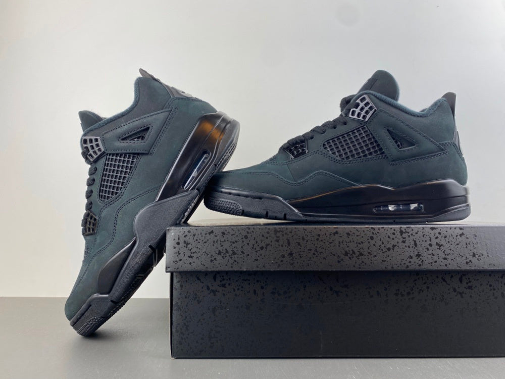 Jordan Retro 4 "Black Cat"