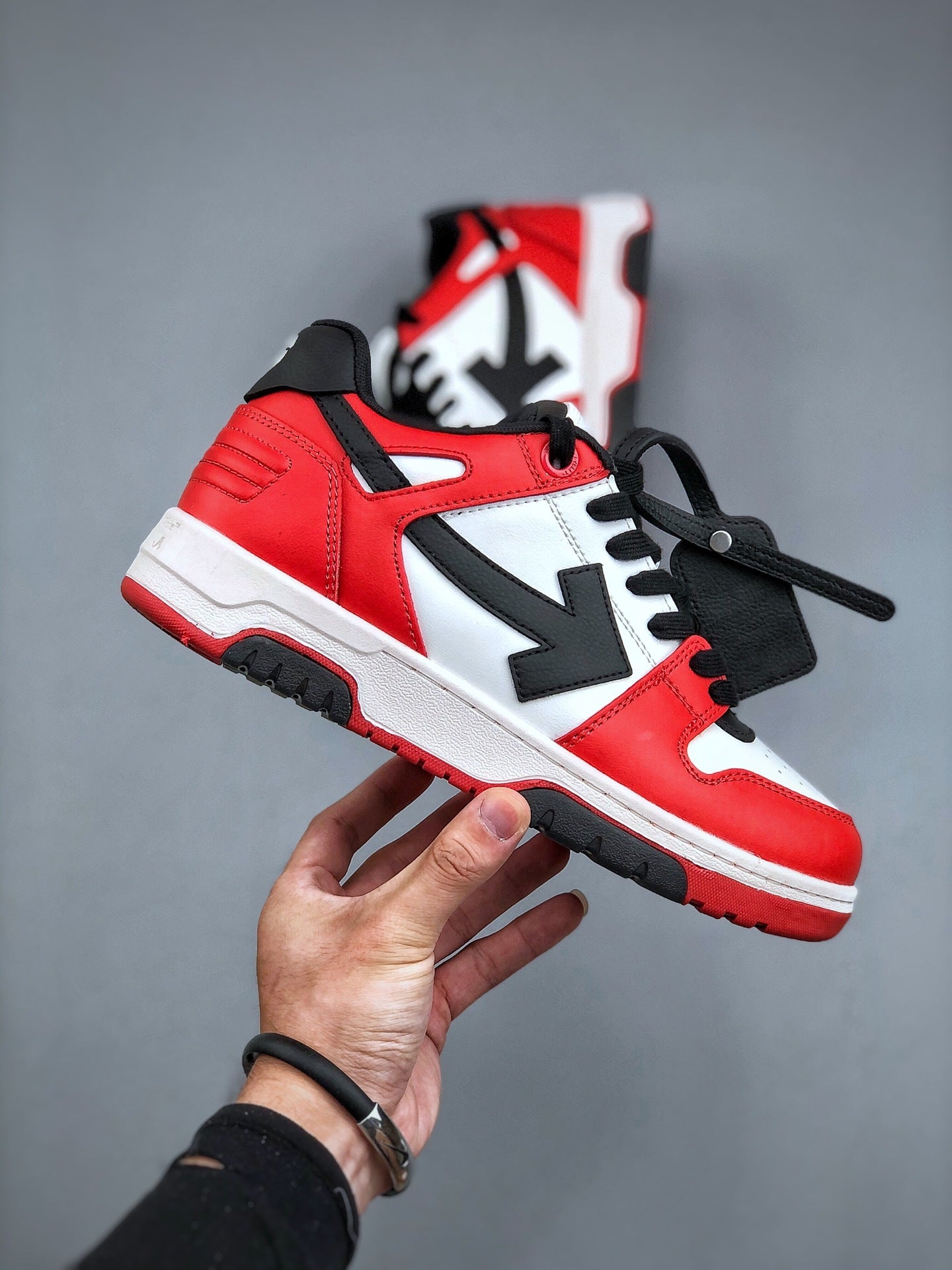 OFF-WHITE Out of Office