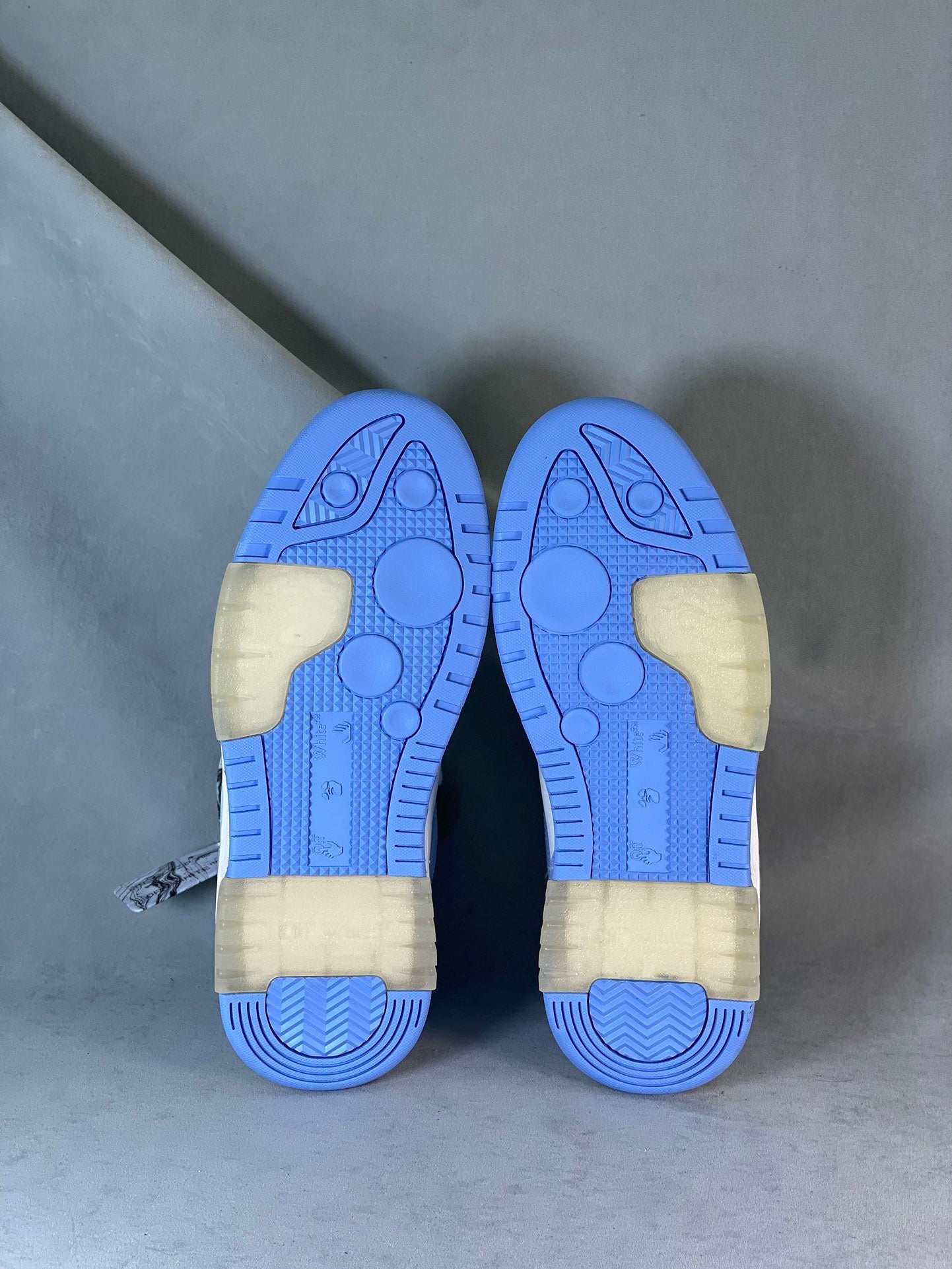 OFF-WHITE Out of Office