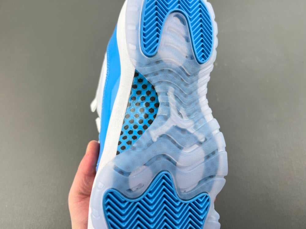 Air Jordan 11 Low "University Blue"