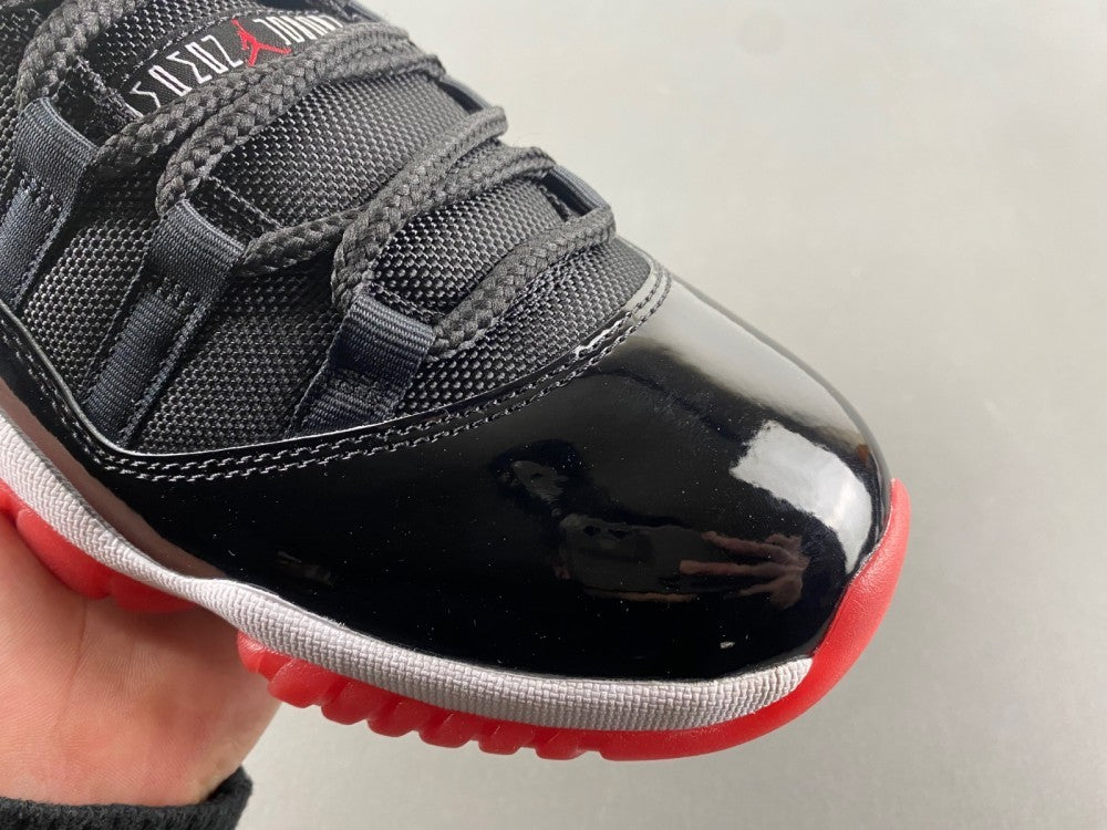Air Jordan 11 Low "Bred"