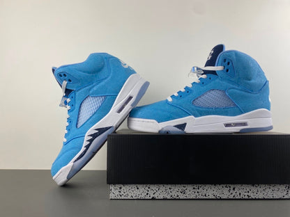 Air Jordan Retro 5 "North Carolina"