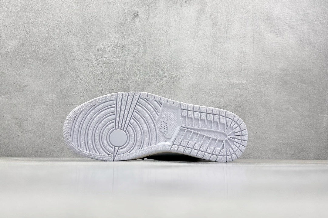 Air Jordan 1 Retro High x Off White