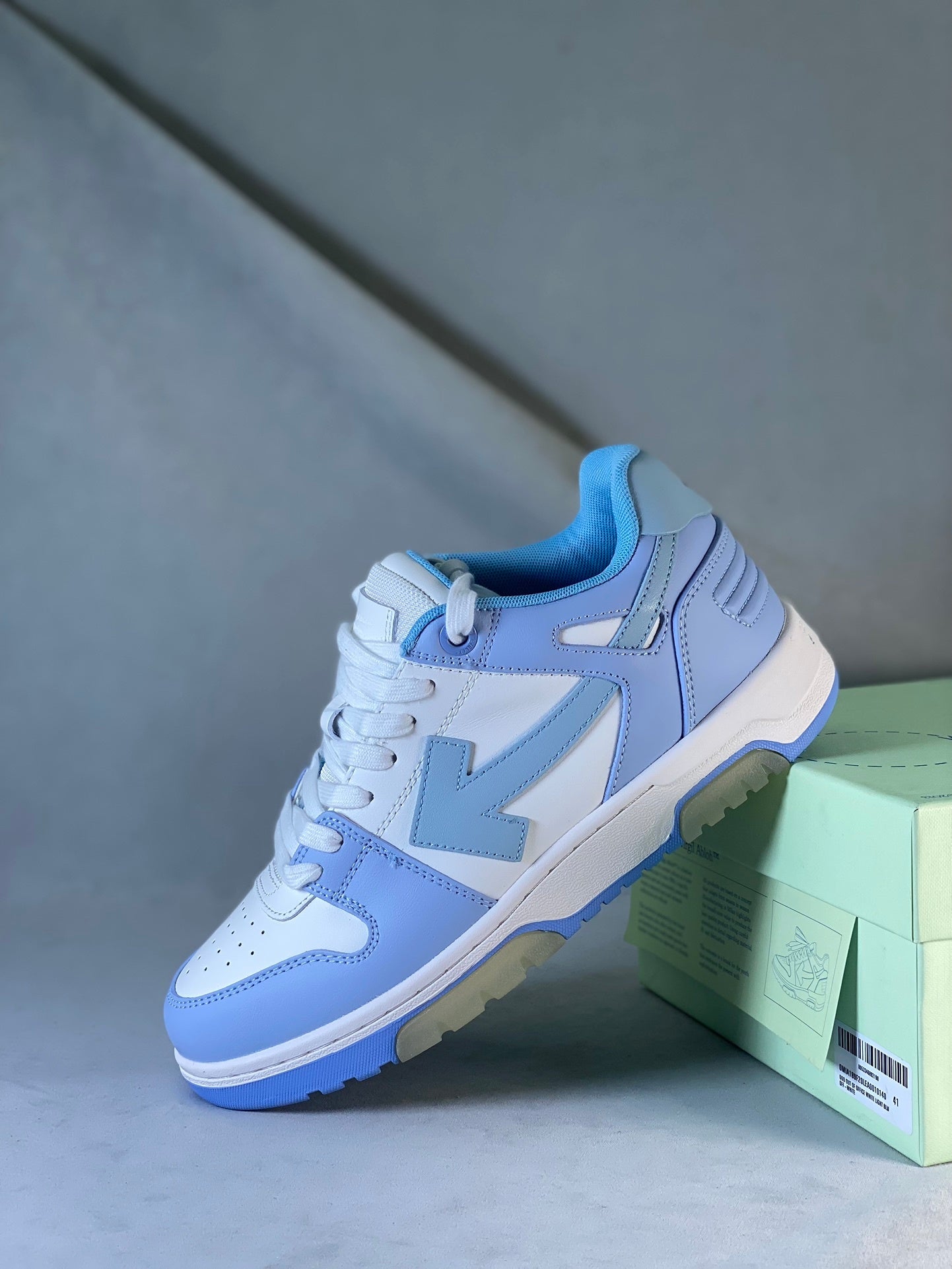 OFF-WHITE Out of Office