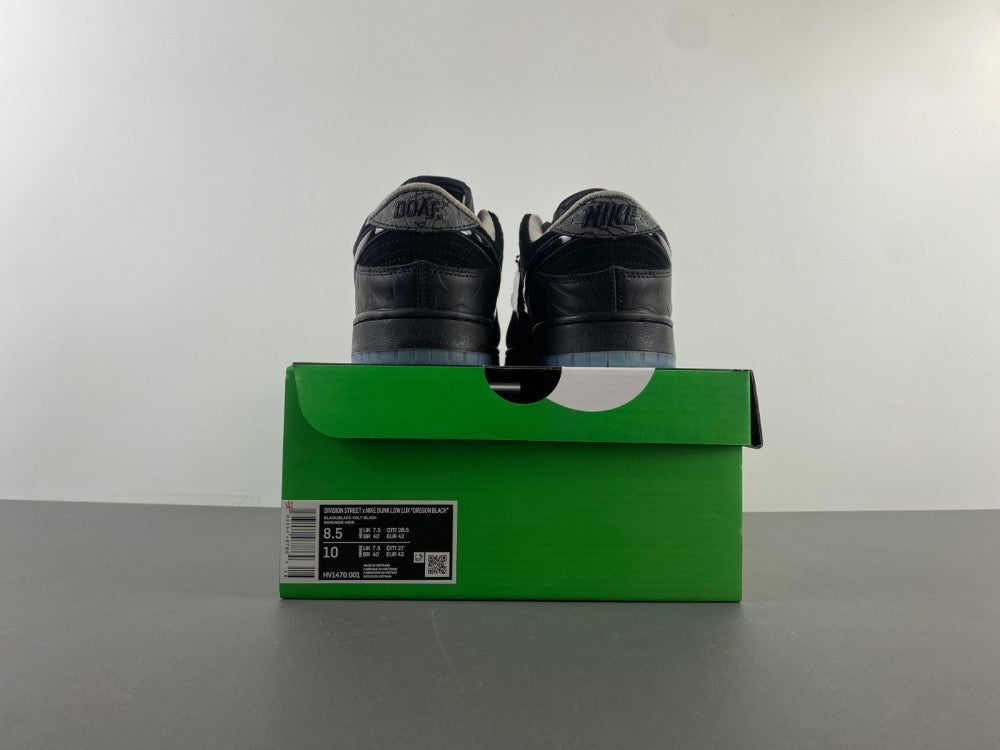 Dunk Low Lux “Oregon Black”