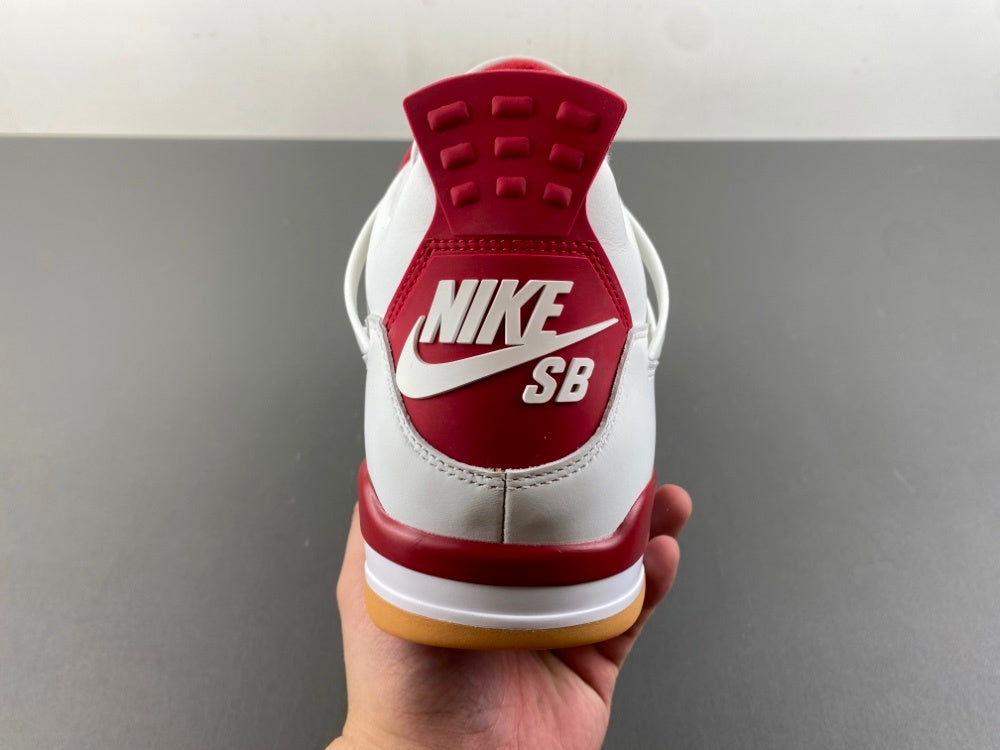 Jordan Retro 4 SB "Varsity Red"