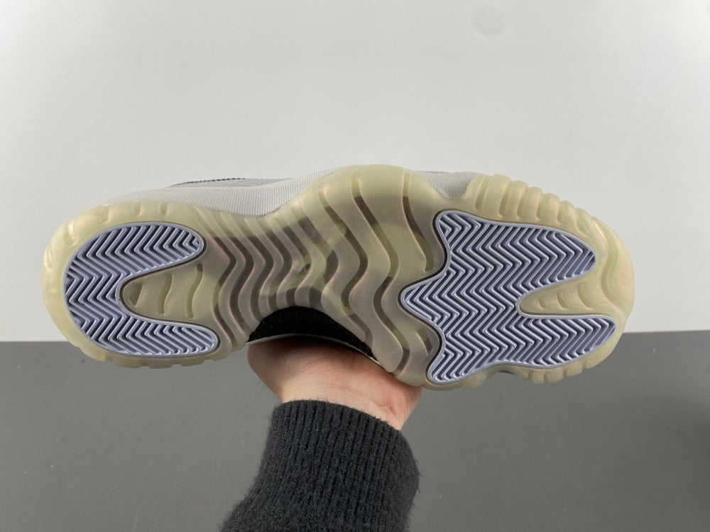 Air Jordan 11 Low 2025