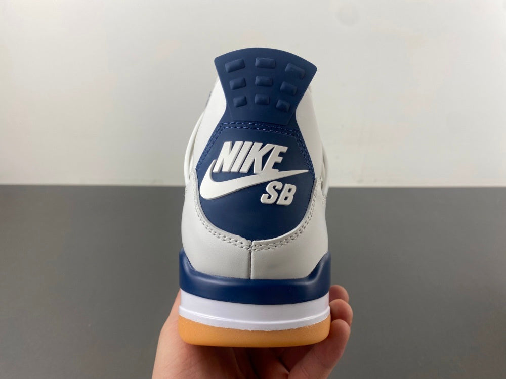 Nike SB x Jordan Retro 4 "Navy"