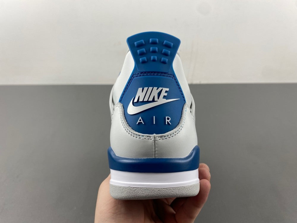 Jordan Retro 4 "Military Blue"