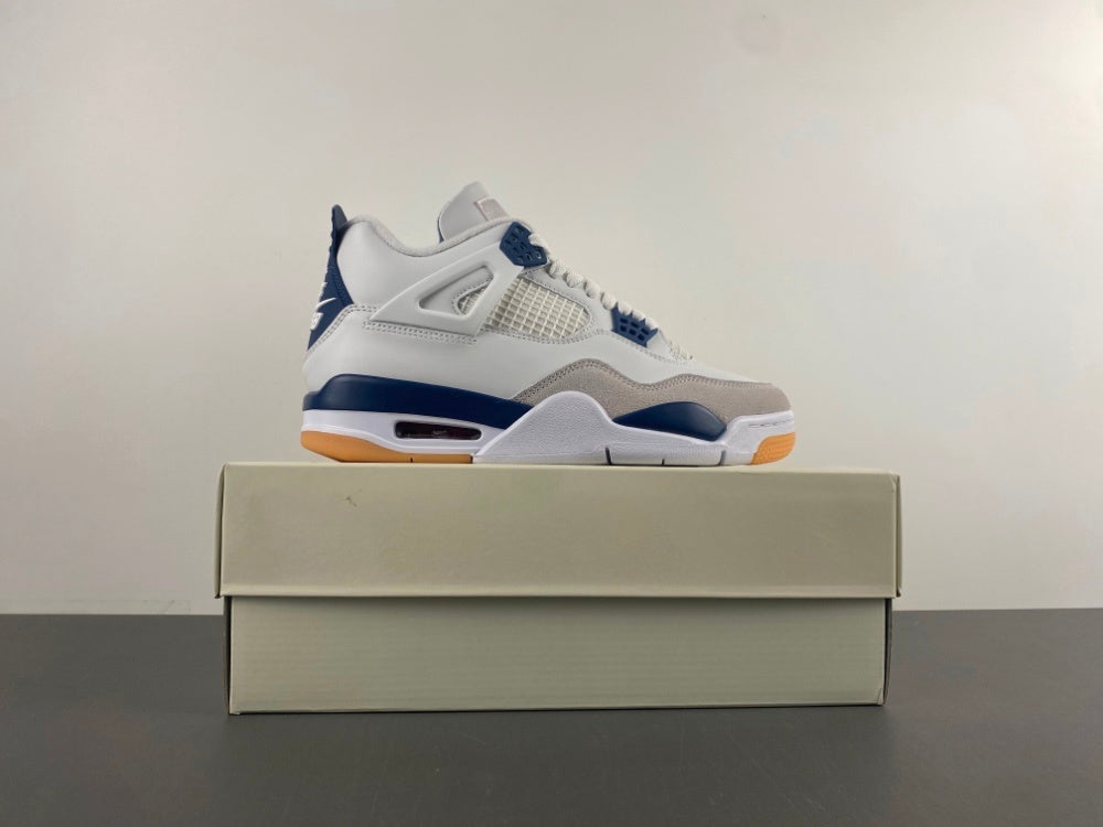 Nike SB x Jordan Retro 4 "Navy"