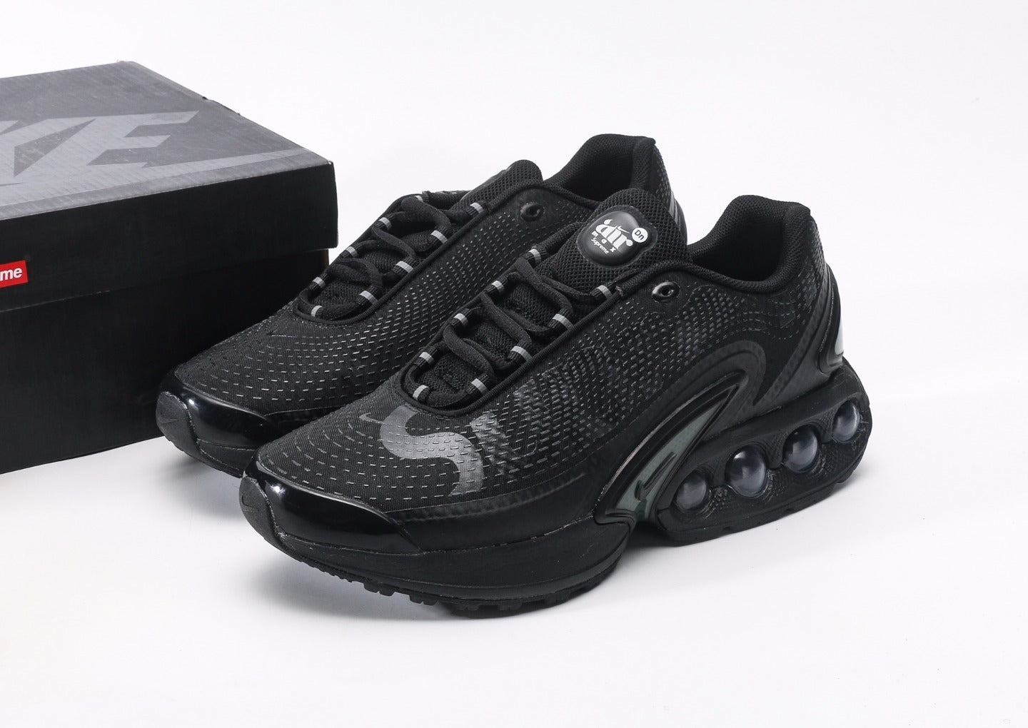 Nike Air Max DN x Supreme