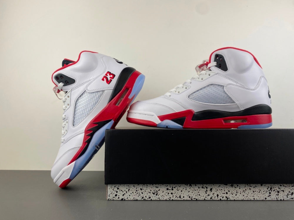Air Jordan Retro 5 "Fire Red Black Tongue"