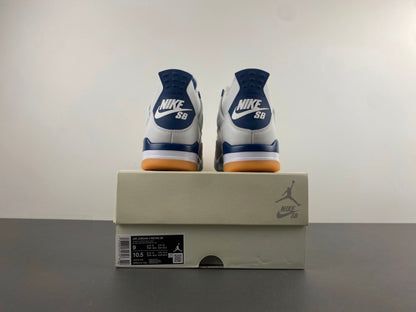 Nike SB x Jordan Retro 4 "Navy"