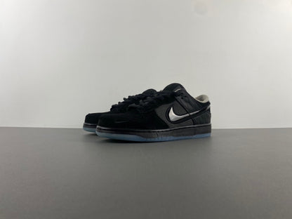 Dunk Low Lux “Oregon Black”